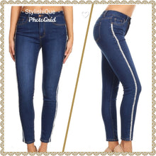 Load image into Gallery viewer, Dazzle Me Down (Curvy ) Encore Jeans