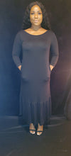 Load image into Gallery viewer, Ruffle My Feather dress - Misses (BLK) / Curvy ( Heather Grey)
